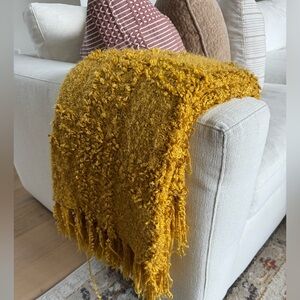 Max Studio Golden Textured Throw Blanket